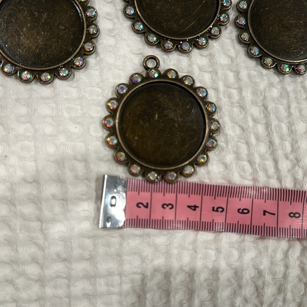 5 AB Rhinestone bezels - Picture 2 of 4